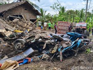 Kesaksian Warga Purworejo Soal Momen Truk Tabrak Angkot-Rumah Tewaskan 11 Orang Kesaksian Warga Purworejo Soal Momen Truk Tabrak Angkot-Rumah Tewaskan 11 Orang