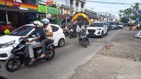 Potret Tenda Pernikahan Biang Kerok Macet Parah Jalan Daeng Tata Raya Makassar
