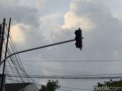 Lampu Lalin di Kalitanjung Cirebon Mati, Pengendara Was-was