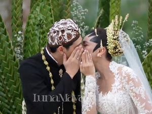 Luna Maya dan Maxime Bouttier Buka Suara Soal Adegan Ciuman di Film Gundik Luna Maya dan Maxime Bouttier Buka Suara Soal Adegan Ciuman di Film Gundik