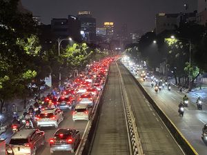 Sejumlah Ruas Jalan Jakarta Macet Malam Ini, Polisi Ungkap Penyebabnya