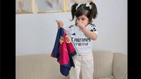 Fans Real Madrid pasti senang nih liat nasib Barcelona di Liga Champions. (Foto: X.com/@a_derll)