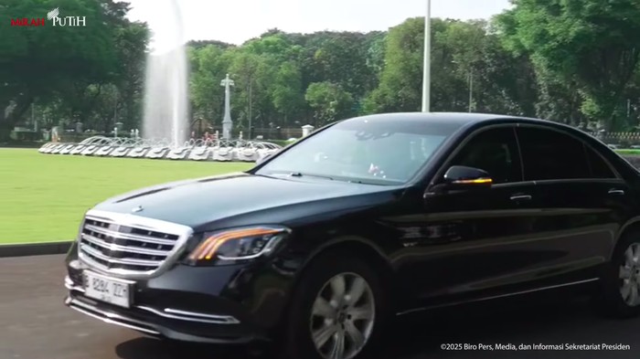Mercedes-Benz S600 Guard yang ditumpangi Bill Gates Mercedes-Benz S600 Guard yang ditumpangi Bill Gates