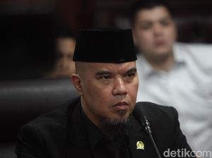Video Ekspresi Ahmad Dhani Seusai Diputus Bersalah Langgar Etik Video Ekspresi Ahmad Dhani Seusai Diputus Bersalah Langgar Etik
