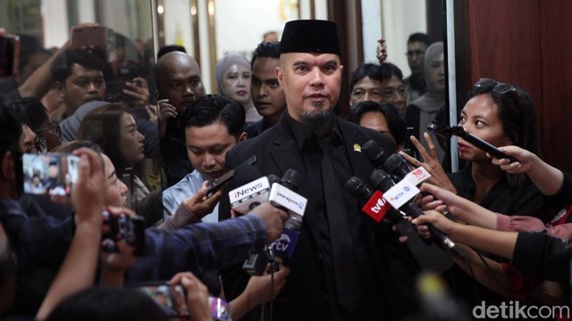 Berita Seputar Selebriti Insertlive Terkini : Ahmad Dhani Mengaku Tak Sengaja Soal Ucapan ke Rayen Pono, MKD Singgung Kode Etik