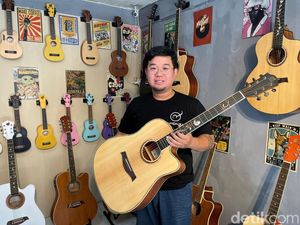 Modal Nol Rupiah, Pria Ini Raup Puluhan Juta dari Jualan Gitar Mandalika! Modal Nol Rupiah, Pria Ini Raup Puluhan Juta dari Jualan Gitar Mandalika!