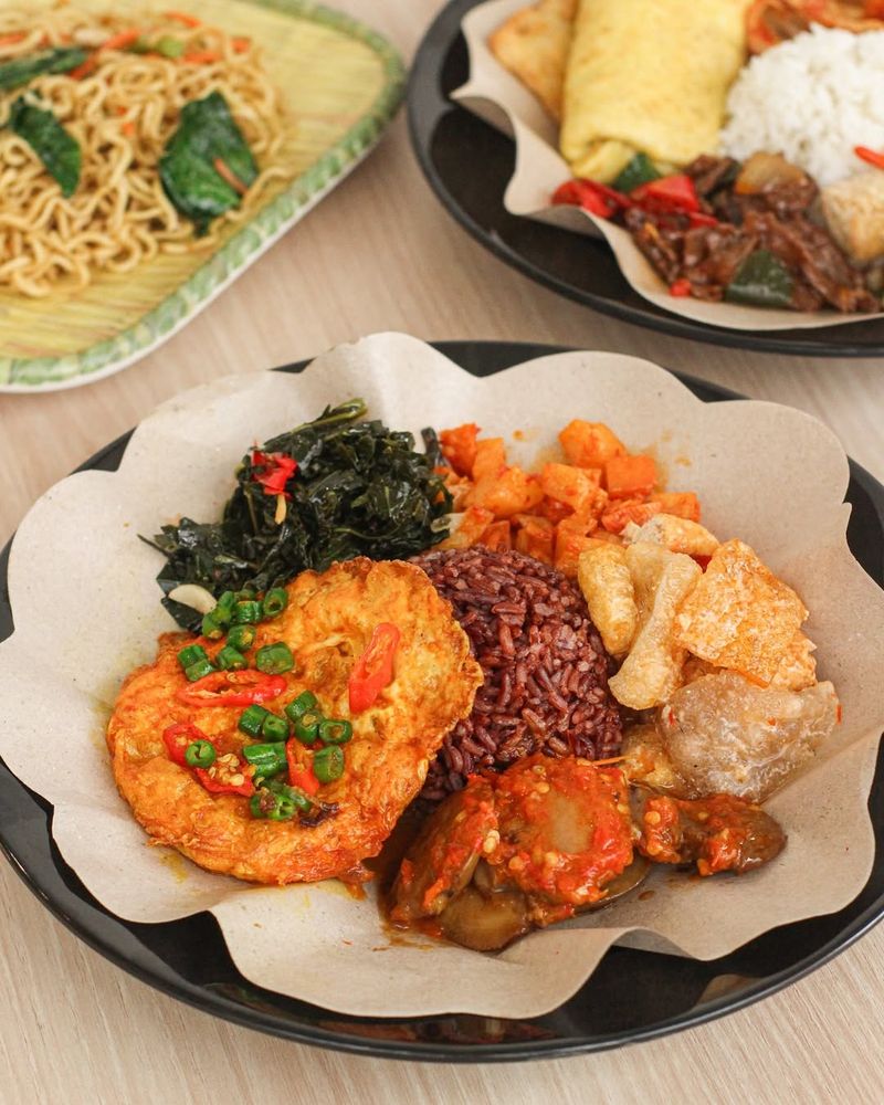 rekomendasi nasi rames enak di area apartemen