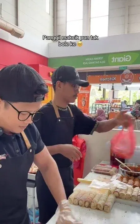 pelanggan protes dipanggil bibi oleh penjual popiah