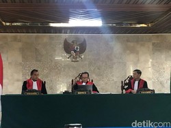 Usai Aksi Damai, PT Palangka Raya Bacakan Putusan Banding Kades Tempayung