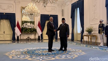 Bill Gates Disambut Prabowo Saat Tiba di Istana