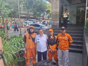 Pramono Bertemu Disabilitas di TransJakarta, Tanya Kesulitan Naik Transum Pramono Bertemu Disabilitas di TransJakarta, Tanya Kesulitan Naik Transum