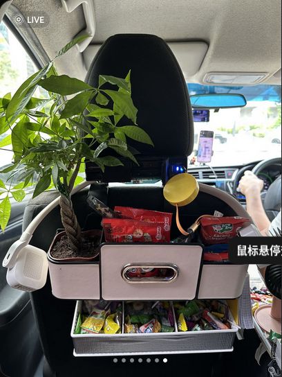 sopir taksi baik hati siapkan camilan dan permen