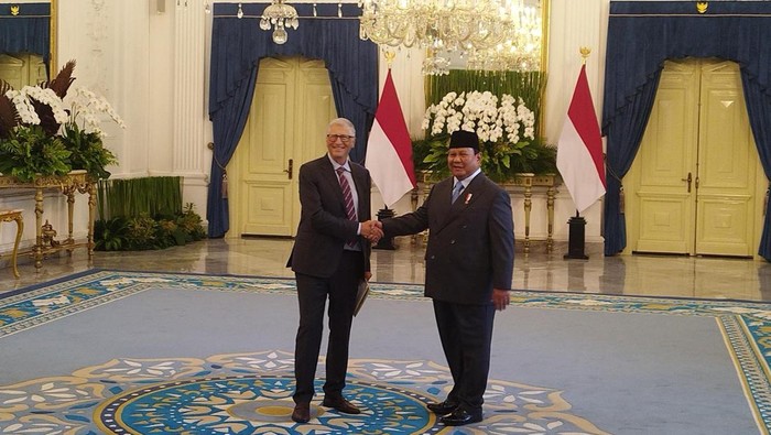 Tiba di Istana, Bill Gates Diterima Langsung oleh Prabowo Tiba di Istana, Bill Gates Diterima Langsung oleh Prabowo