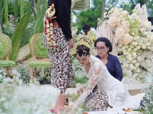 Mengenal Upacara Adat Panggih Dalam Pernikahan Luna Maya-Maxime Bouttier Mengenal Upacara Adat Panggih Dalam Pernikahan Luna Maya-Maxime Bouttier