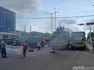 Mahasiswa Demo di Kantor Bupati Pangkep Tuntut BBM Langka di Pulau Terluar Mahasiswa Demo di Kantor Bupati Pangkep Tuntut BBM Langka di Pulau Terluar