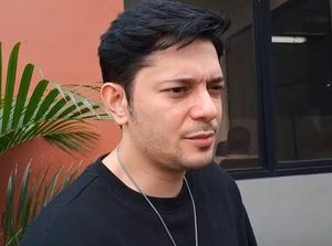 Andrew Andika Tanggapi Kekecewaan Tengku Dewi Soal Ajak Anak Main dengan Pacar Andrew Andika Tanggapi Kekecewaan Tengku Dewi Soal Ajak Anak Main dengan Pacar