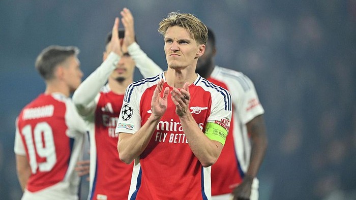 PARIS, FRANCE - MAY 7: Martin Odegaard of Arsenal greets to fans after the UEFA Champions League semi-final second leg match between Paris Saint-Germain and Arsenal at Parc des Princes in Paris, France, on May 7, 2025. (Photo by Mustafa Yalcin/Anadolu via Getty Images)