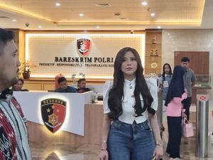 Diperiksa Bareskrim, Selebgram Ayu Aulia Bantah Kenalkan Lisa Mariana ke RK Diperiksa Bareskrim, Selebgram Ayu Aulia Bantah Kenalkan Lisa Mariana ke RK