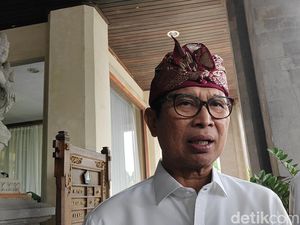 Adi Arnawa Rancang Program Beasiswa Warga Kurang Mampu di Badung Adi Arnawa Rancang Program Beasiswa Warga Kurang Mampu di Badung
