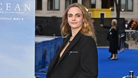 Kontroversi Hubungan Cinta Cara Delevingne dan Amber Heard yang Baru Terungkap