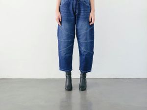 Barrel Jeans Sedang Tren, Begini Cara Styling-nya Agar Tidak Tenggelam Barrel Jeans Sedang Tren, Begini Cara Styling-nya Agar Tidak Tenggelam