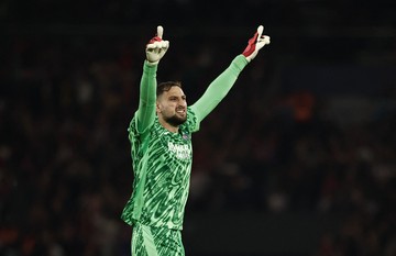 Donnarumma Jadi Rebutan Dua Manchester