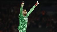 Donnarumma Jadi Rebutan Dua Manchester