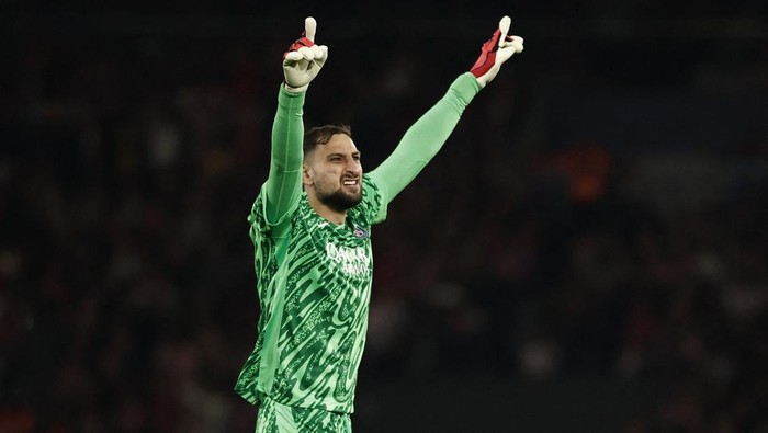 Gianluigi Donnarumma Soccer Football - Champions League - Semi Final - Second Leg - Paris St Germain v Arsenal - Parc des Princes, Paris, France - May 7, 2025 Paris St Germains Gianluigi Donnarumma celebrates after Achraf Hakimi scores their second goal REUTERS/Benoit Tessier