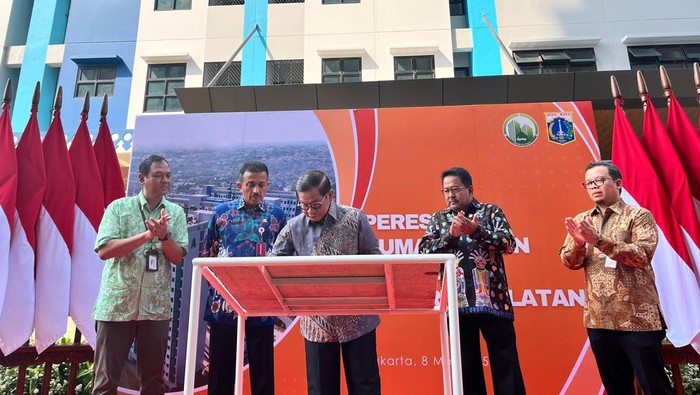 Gubernur DKI Jakarta, Pramono Anung meresmikan rumah susun sewa (Rusunawa) Jagakarsa di Jakarta Selatan.