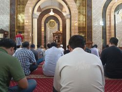 5 Teks Khutbah Jumat Tema Menjemput Malam Lailatul Qadar