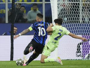 Respons Arsene Wenger soal Penalti Inter Milan saat Lawan Barcelona