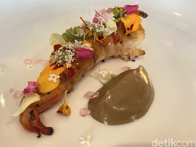 Istimewa! Suguhan Lak-Lak hingga Canang Sando dari Room 4 Dessert