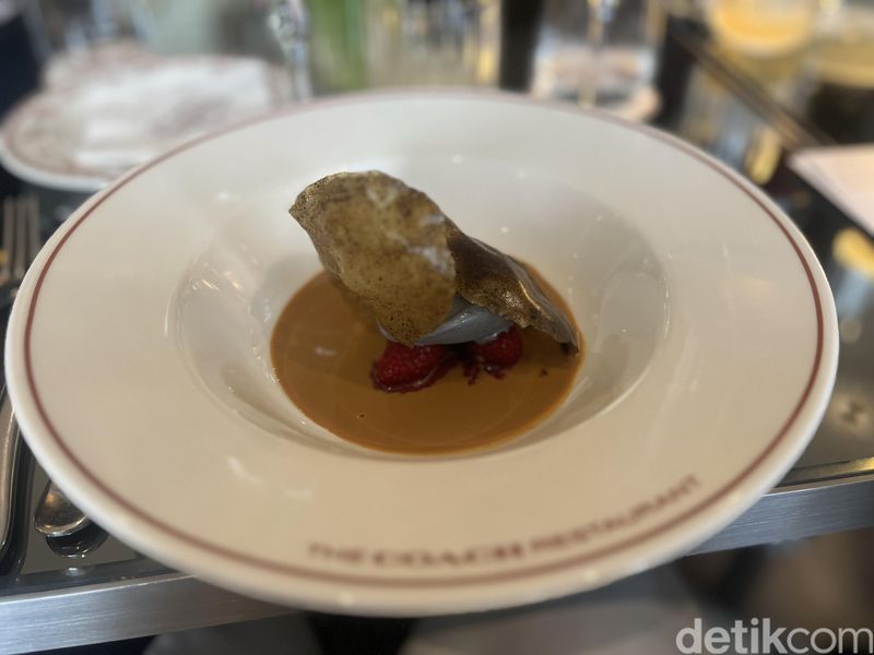 Istimewa! Suguhan Lak-Lak hingga Canang Sando dari Room 4 Dessert