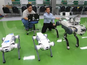 ITS Kembangkan Robot Anjing Bisa Jalan Sendiri dan Deteksi Bahaya ITS Kembangkan Robot Anjing Bisa Jalan Sendiri dan Deteksi Bahaya