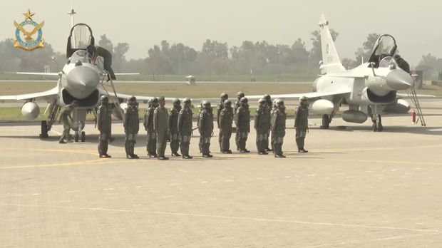 Jet Tempur buatan Chengdu Aircraft Corporation  (CAC) J-10 milik Pakistan. (Tangkapan Layar Youtube/Pakistan Air Force)