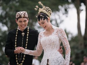 Unboxing Suvenir Nikah Luna Maya-Maxime Bouttier, Apa Isinya? Unboxing Suvenir Nikah Luna Maya-Maxime Bouttier, Apa Isinya?