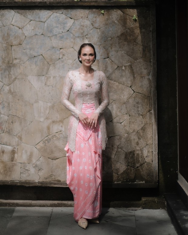 Kebaya Luna Maya saat prosesi siraman