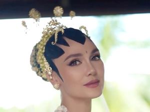 Detail Makeup Akad Nikah Luna Maya, Foundation MOP Hingga Lipstik Make Over Detail Makeup Akad Nikah Luna Maya, Foundation MOP Hingga Lipstik Make Over