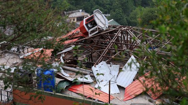 Potret Masjid dan Bangunan yang Hancur oleh Rudal India