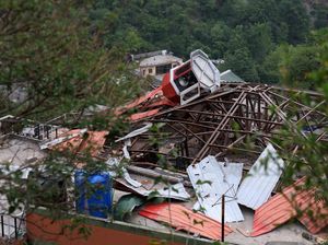 Potret Masjid dan Bangunan yang Hancur oleh Rudal India