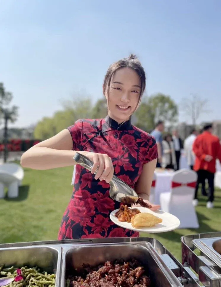 Pasangan  Ini Sajikan Nasi Lemak dan Teh Tarik di Pesta Pernikahan