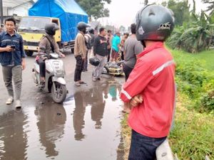 2 Pemotor di Gresik Tewas Usai Ditabrak Truk hingga Masuk Sungai
