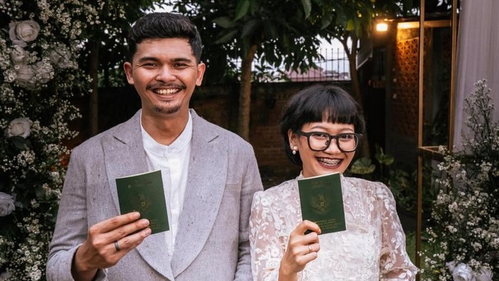 Pernikahan Aci Resti Pernikahan Aci Resti