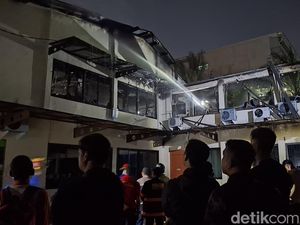 Gedung PT Lonsum di Palembang Terbakar, Api Diduga Berasal dari AC Gedung PT Lonsum di Palembang Terbakar, Api Diduga Berasal dari AC