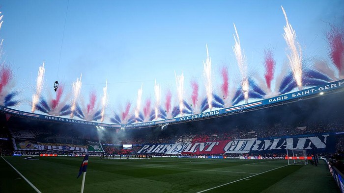 PARIS, FRANCE - MAY 07: General view inside the stadium as a tifo is displayed and pytotechnics are let off ahead of the UEFA Champions League 2024/25 Semi Final Second Leg match between Paris Saint-Germain and Arsenal FC at Parc des Princes on May 07, 2025 in Paris, France. (Photo by Catherine Ivill - AMA/Getty Images)