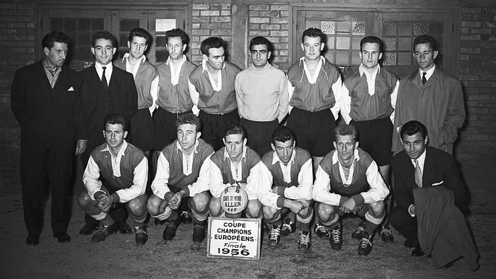 The inaugural season 1955-56 of the European Cup football club tournament was won by Real Madrid in a final 4-3 victory against Reims. Reims' team portrait.   (Photo by Universal/Corbis/VCG via Getty Images)