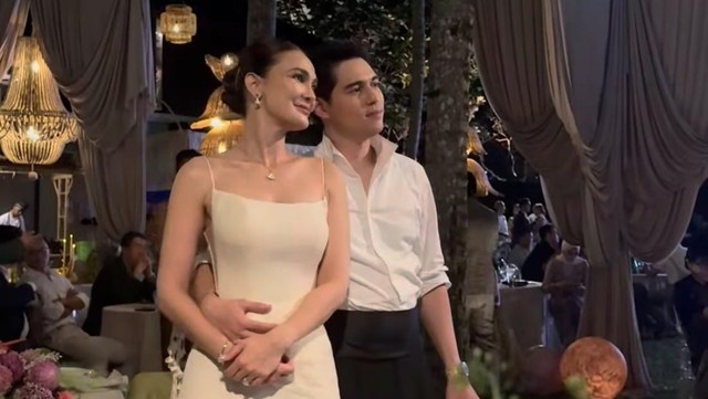 Highlight Dunia Hiburan InsertLive : Intip Isi Hampers Pernikahan Luna Maya dan Maxime Bouttier