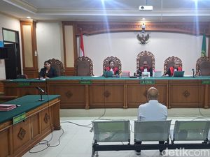 Tilap Uang Rp 1,5 Miliar, Eks Perbekel Dawan Kaler Dituntut 6 Tahun Bui Tilap Uang Rp 1,5 Miliar, Eks Perbekel Dawan Kaler Dituntut 6 Tahun Bui