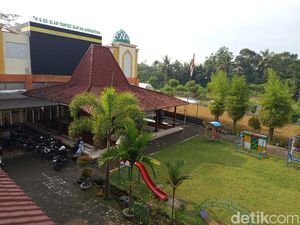 10 Ustazah SD As Syafiiyah Magelang Tewas dalam Kecelakaan Truk Vs Angkot