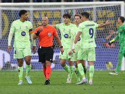 Wasit Marciniak Balas Keluhan Flick dan Pedri: Komentar Konyol!